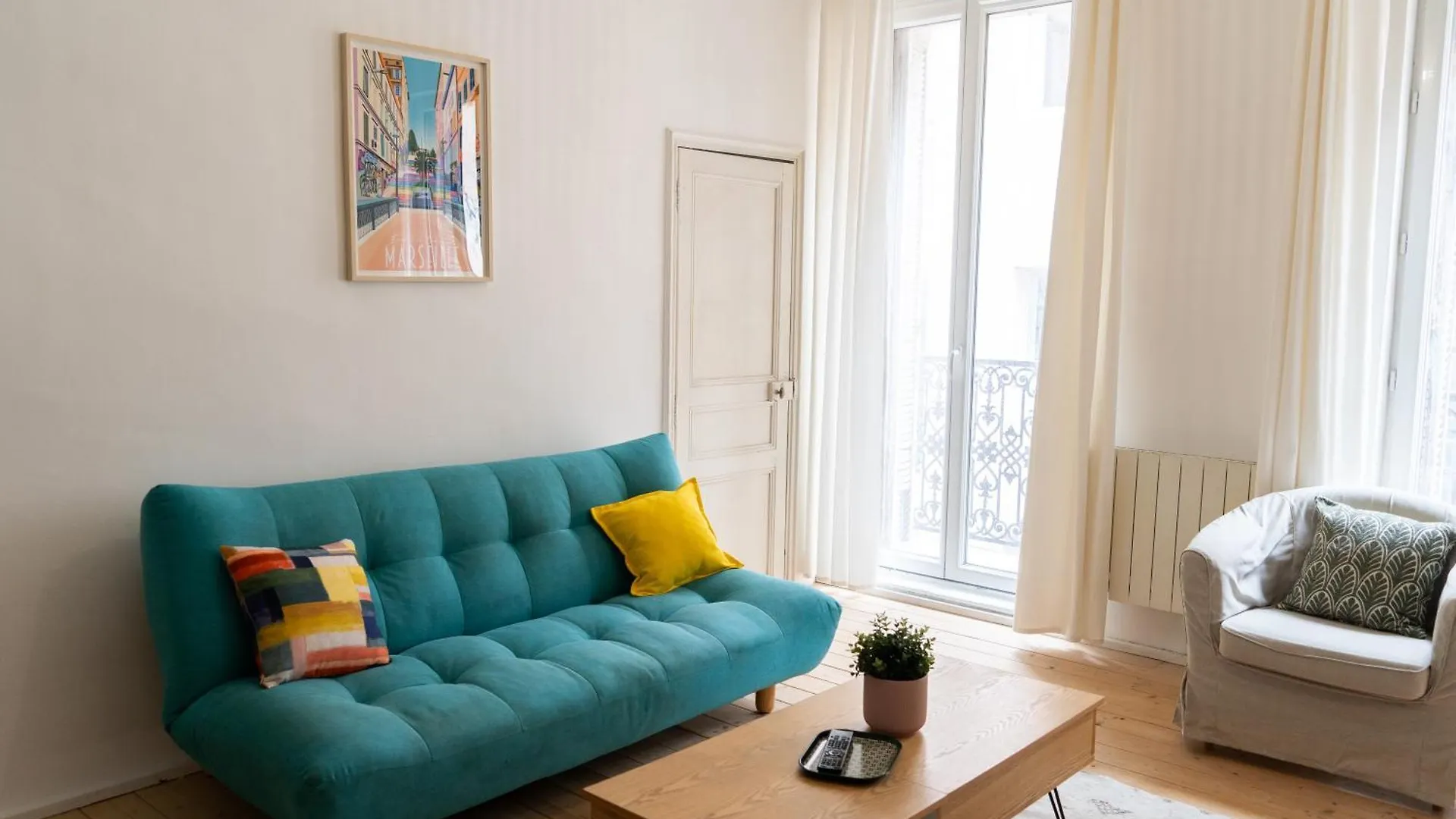 Julien - Gare St Charles - Cours Julien Apartment Marseille
